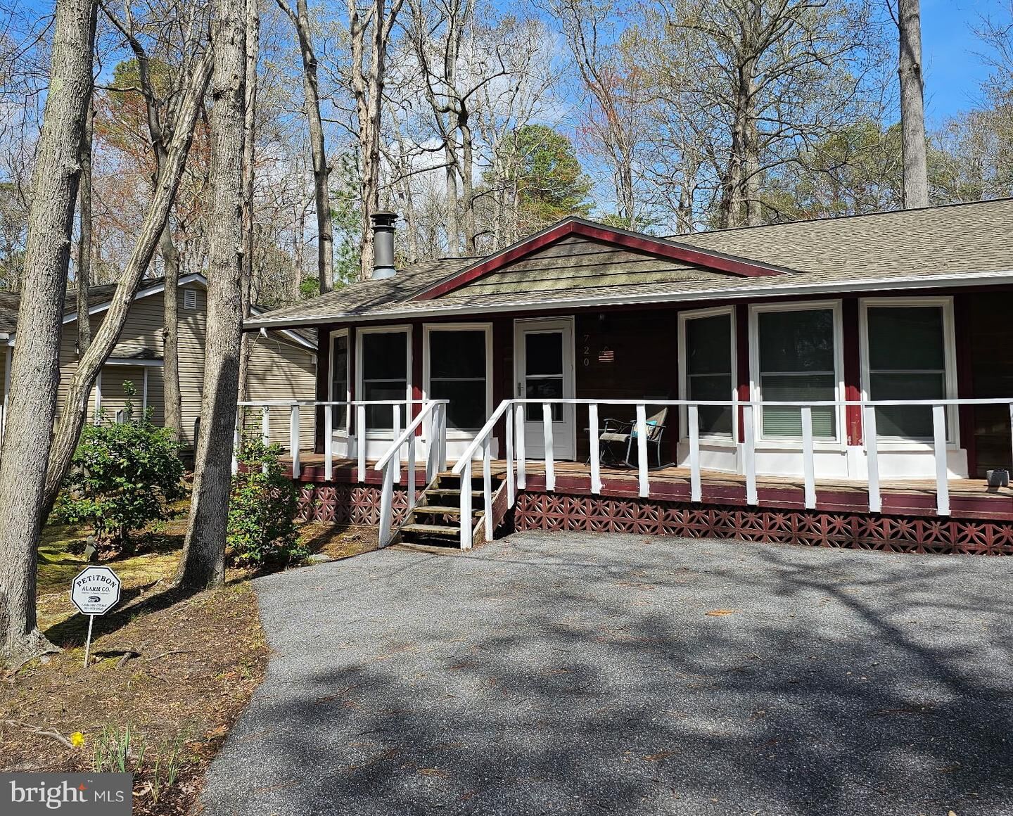 Property Photo: 720 Ocean Parkway MD 21811