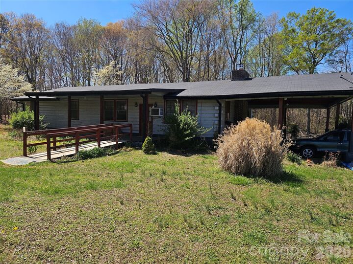 Property Photo: 1040 Barger Road NC 28146