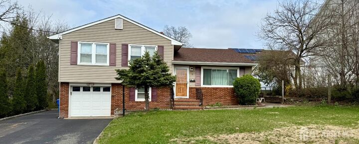 Property Photo:  12 Park Avenue  NJ 08830 