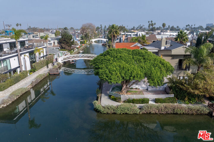 Property Photo: 2300 Grand Canal CA 90291