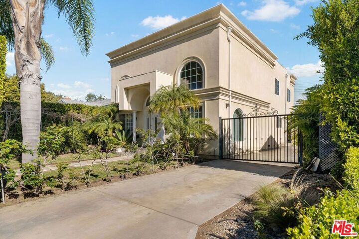 Property Photo: 1706 Amherst Ave CA 90025