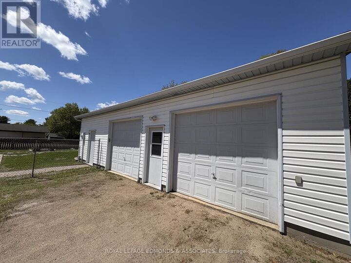 Property Photo: 31 Silke Drive ON K8H 2L3