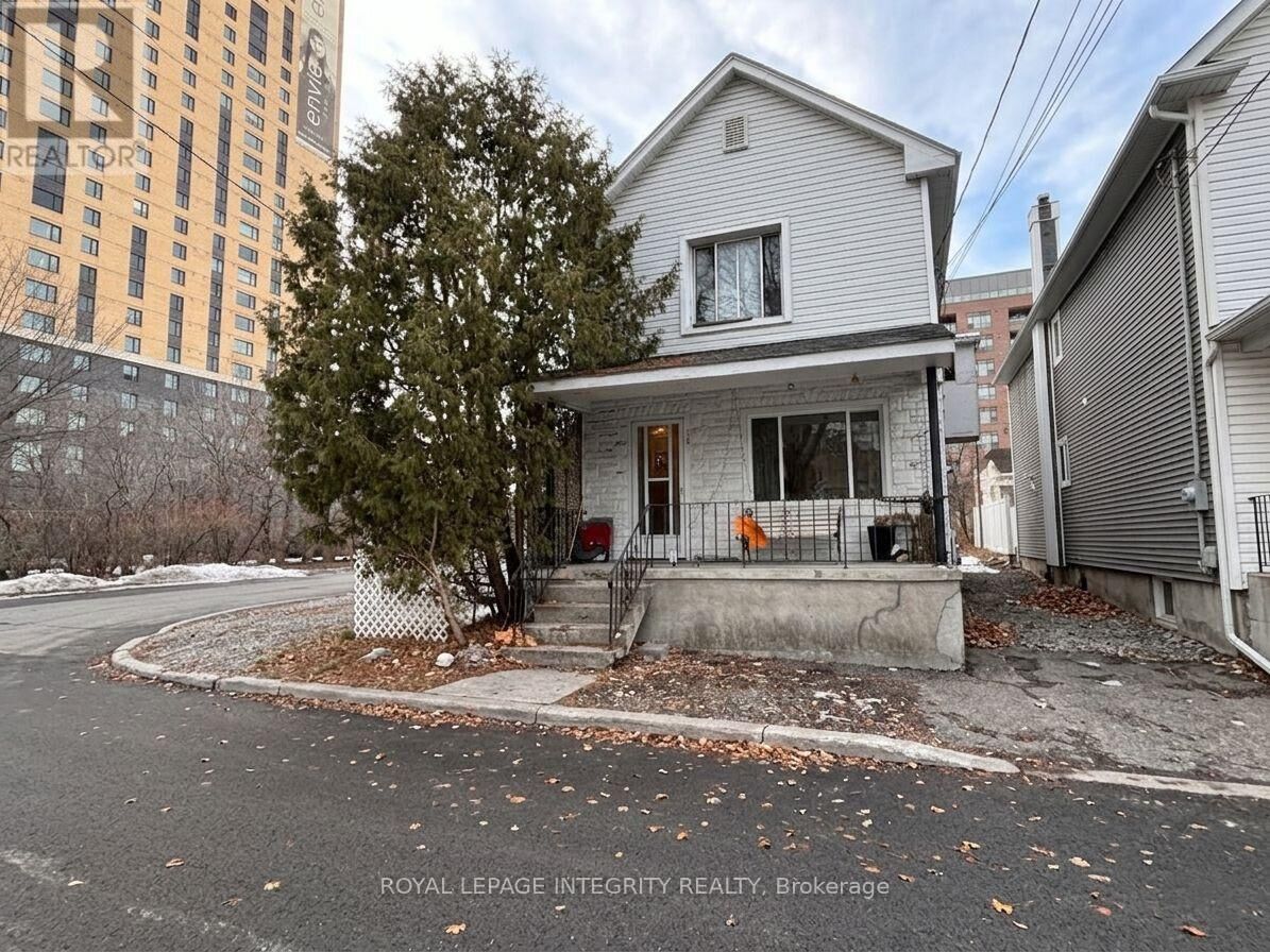 Property Photo:  129 Pamilla Street  ON K1S 3K9 
