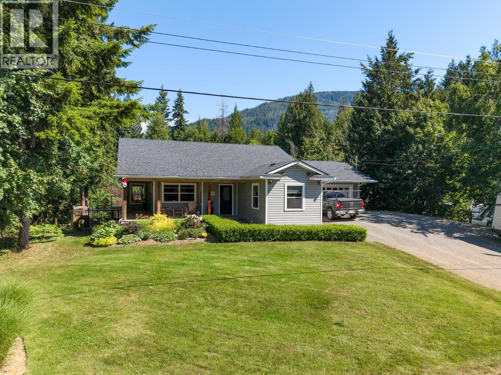 Property Photo: 2399 Hillen Crescent BC V0E 1M7