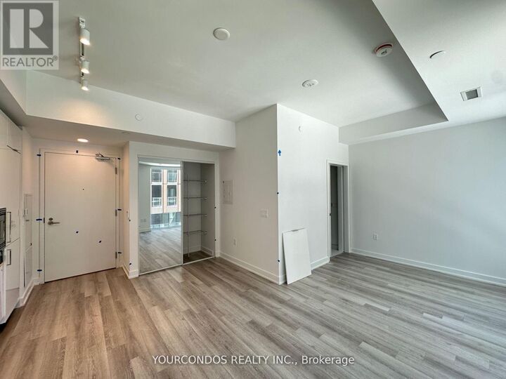 Property Photo:  121 St Patrick Street 1518  ON M5T 0B8 
