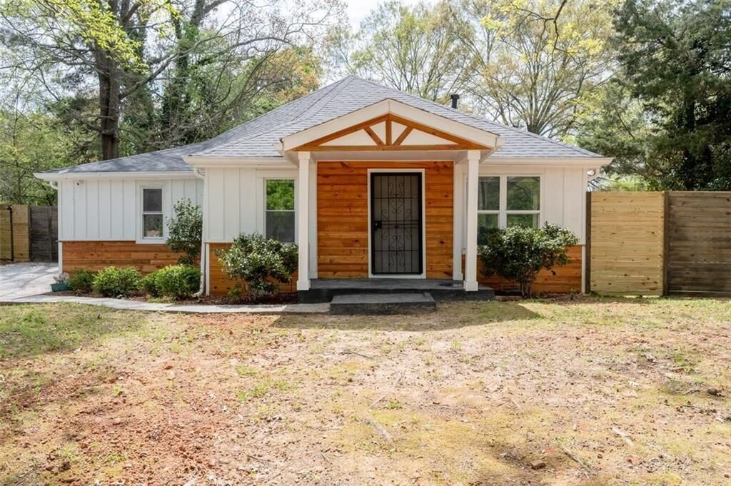 Property Photo: 2040 Penelope Street NW GA 30314