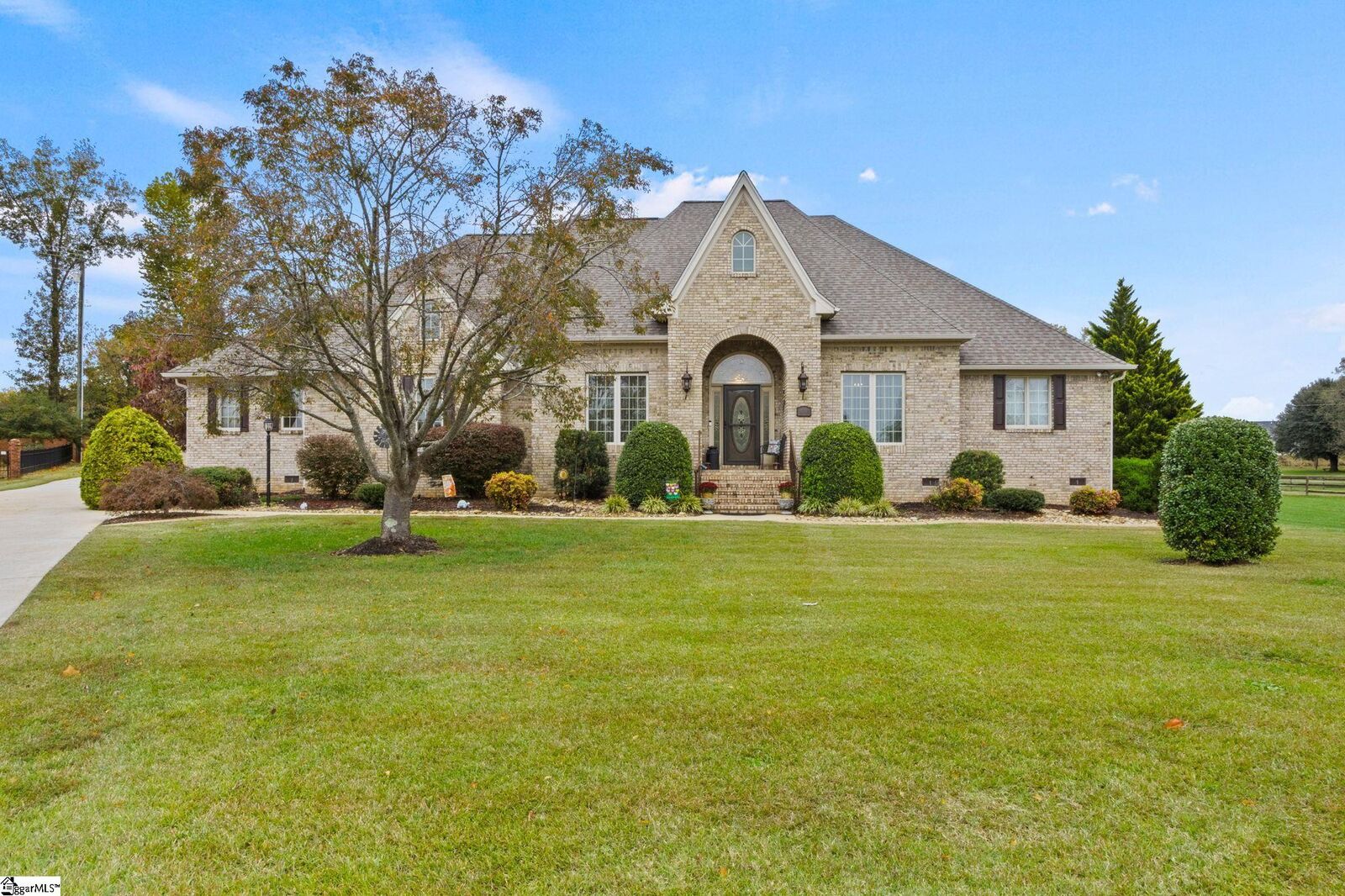 Property Photo: 409 Wickham Way SC 29316