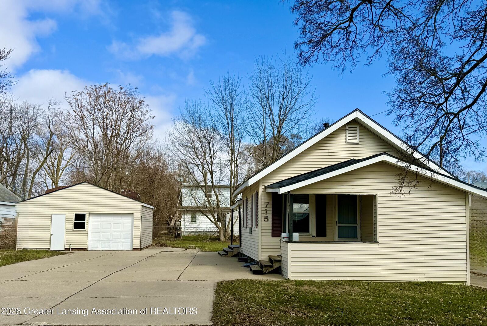 Property Photo:  715 Randall Street  MI 48906 