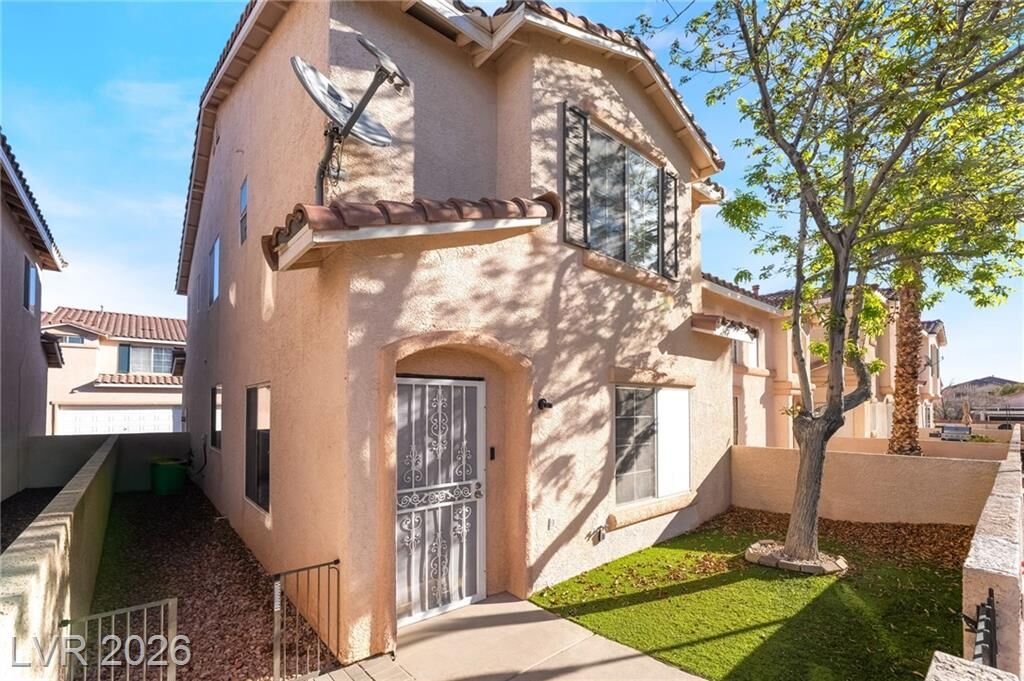 Property Photo: 71 Belle Maison Avenue NV 89123