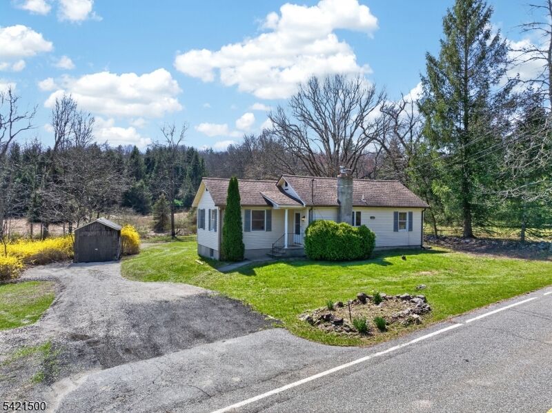 Property Photo: 6 Hotalen Rd NJ 07826