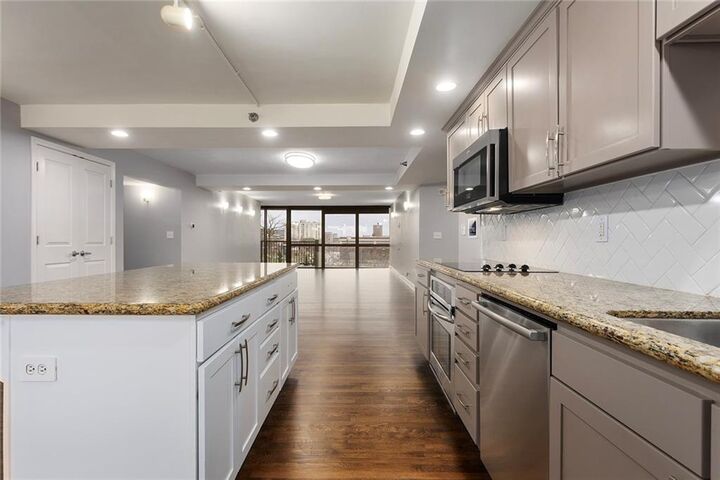 Property Photo:  600 Admiral Boulevard 601  MO 64106 