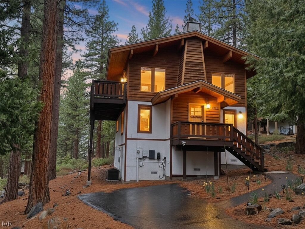 Property Photo:  1088 Lucerne Way  NV 89451 