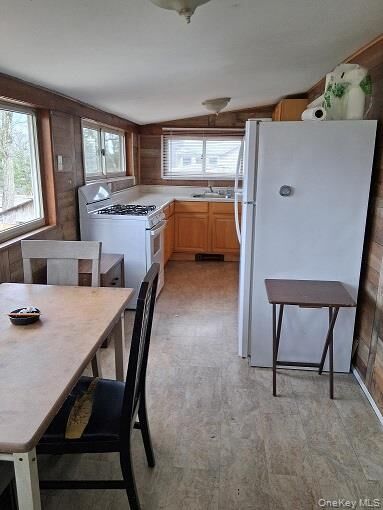 Property Photo:  26 Oakwood Trail S  NY 10950 