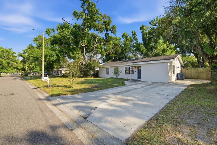 Property Photo:  4110 W Leila Avenue  FL 33616 