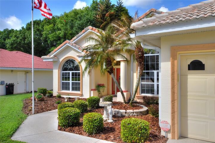 Property Photo:  212 Golf Aire Boulevard  FL 33884 