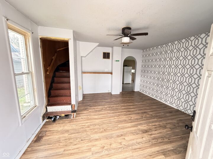 Property Photo:  207 W Union Street  IN 47990 
