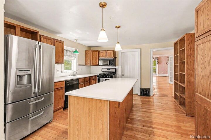 Property Photo:  609 Main Street  MI 48430 2137 