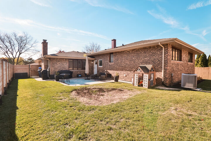 Property Photo:  3240 Pitcher Drive  IL 60561 