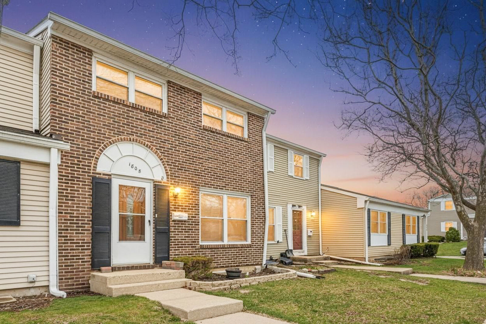 Property Photo:  1808 Largo Court  IL 60194 