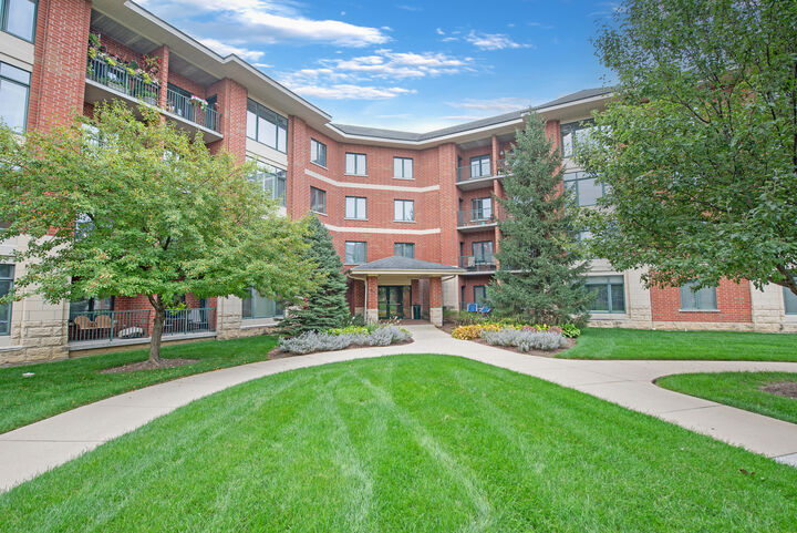 Property Photo:  855 22nd Street 202  IL 60148 