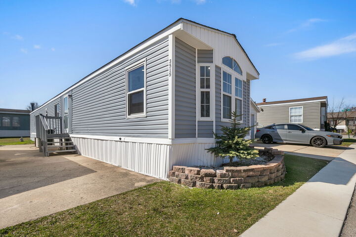 Property Photo:  3515 Barb Avenue  IL 60085 