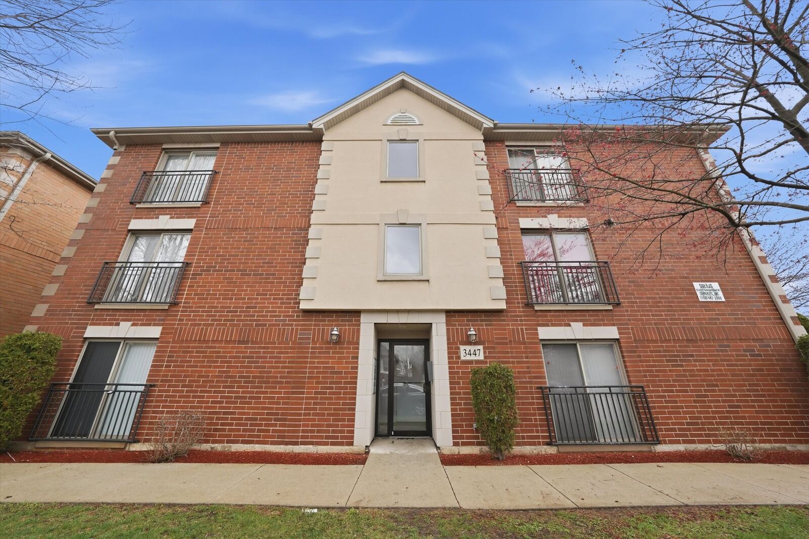 Property Photo:  3447 Ridgeland Avenue 104  IL 60402 