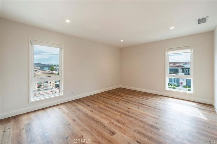 Property Photo: 140 Acacia 11 CA 92008