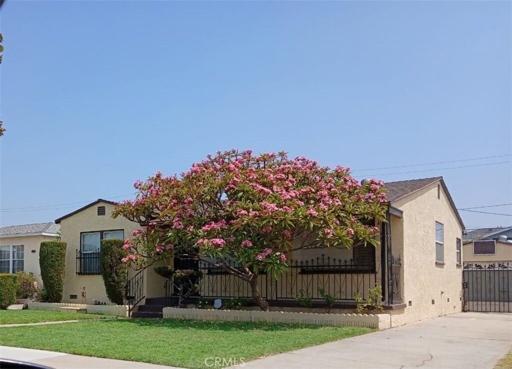 Property Photo:  824 S 6th  CA 90640 