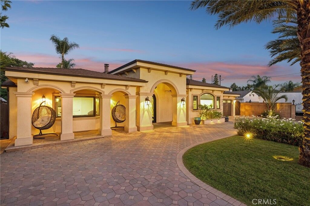 Property Photo:  6850 Longridge  CA 91605 