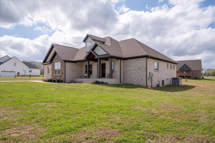 Property Photo:  114 Hurst Dr  TN 38468 