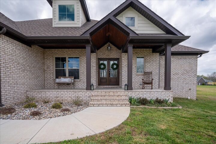 Property Photo:  114 Hurst Dr  TN 38468 