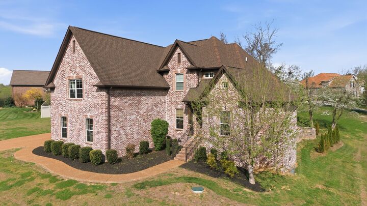 Property Photo:  1100 Lake Highland Dr  TN 37122 