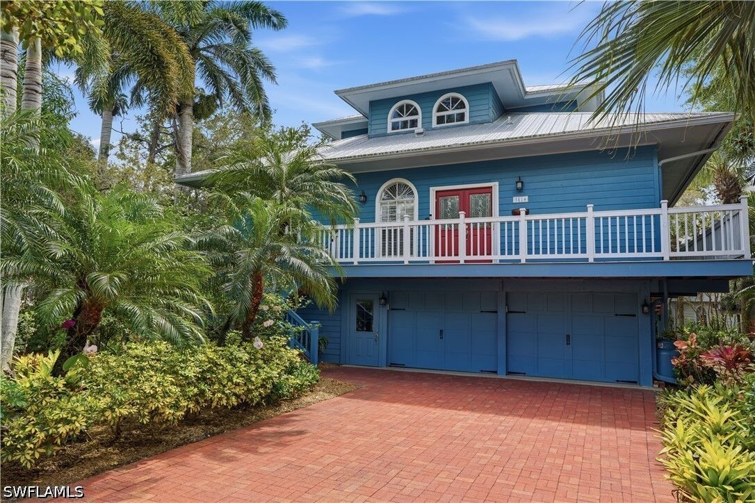Property Photo:  3814 Survey Circle  FL 34134 