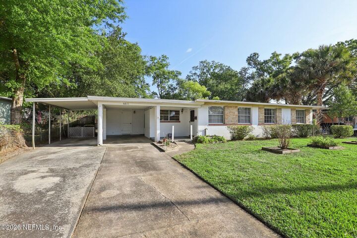 Property Photo:  6611 Romilly Drive  FL 32210 