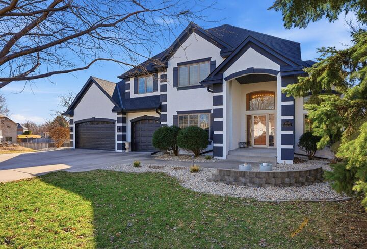 Property Photo: 4230 Pineview Lane N MN 55442