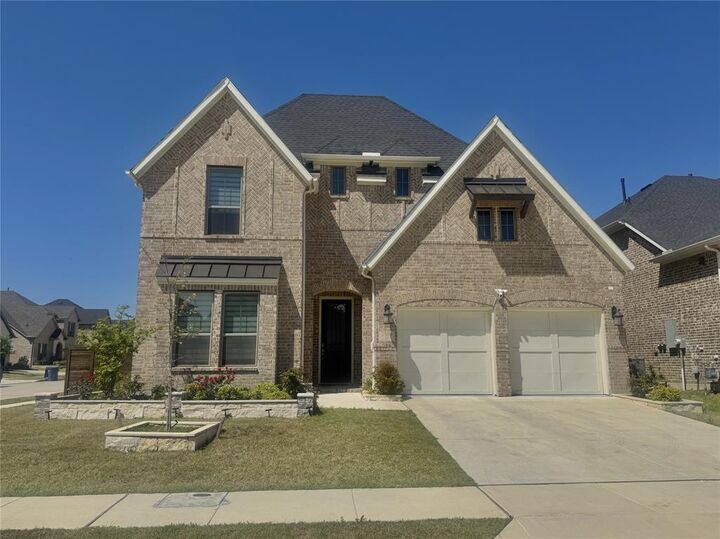 Property Photo:  2500 Silver Leaf Drive  TX 76226 
