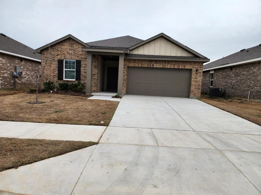 Property Photo:  10321 Rosegreen Lane  TX 76036 