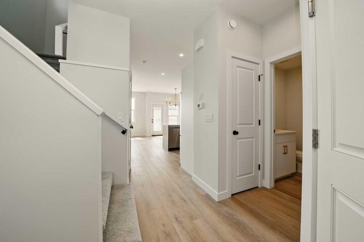 Photo de la propriété:  69 Pinnacle Close  AB T4M 0M3 