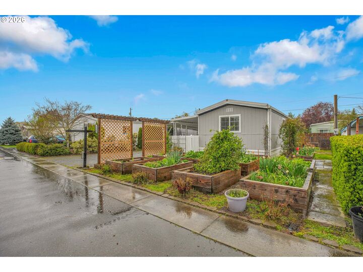 Property Photo:  1220 NE Knowles Dr  WA 98685 