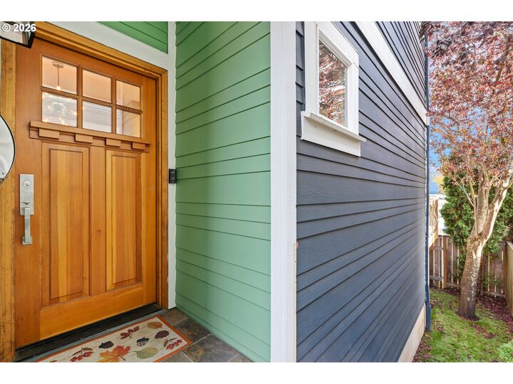 Property Photo:  2200 SE 48th Ave  OR 97215 