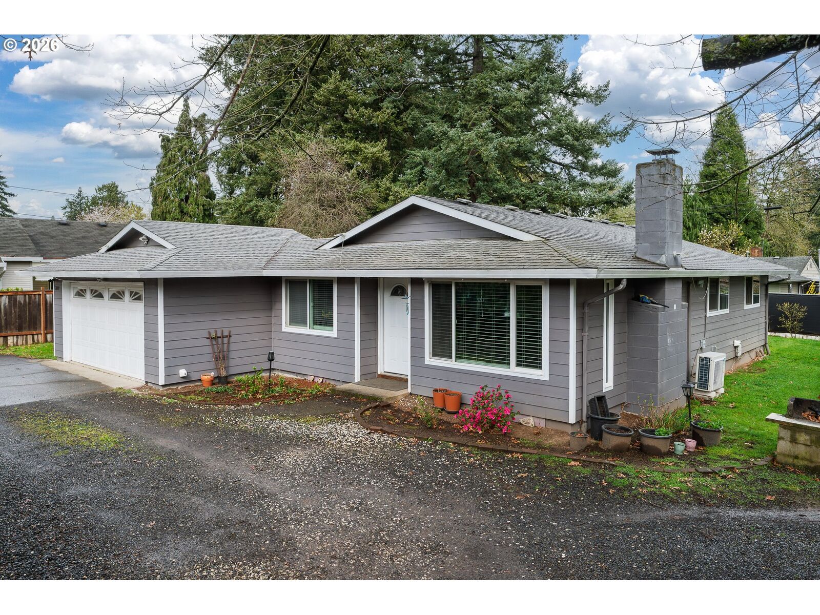 Property Photo:  2022 SE 143rd Ave  OR 97233 