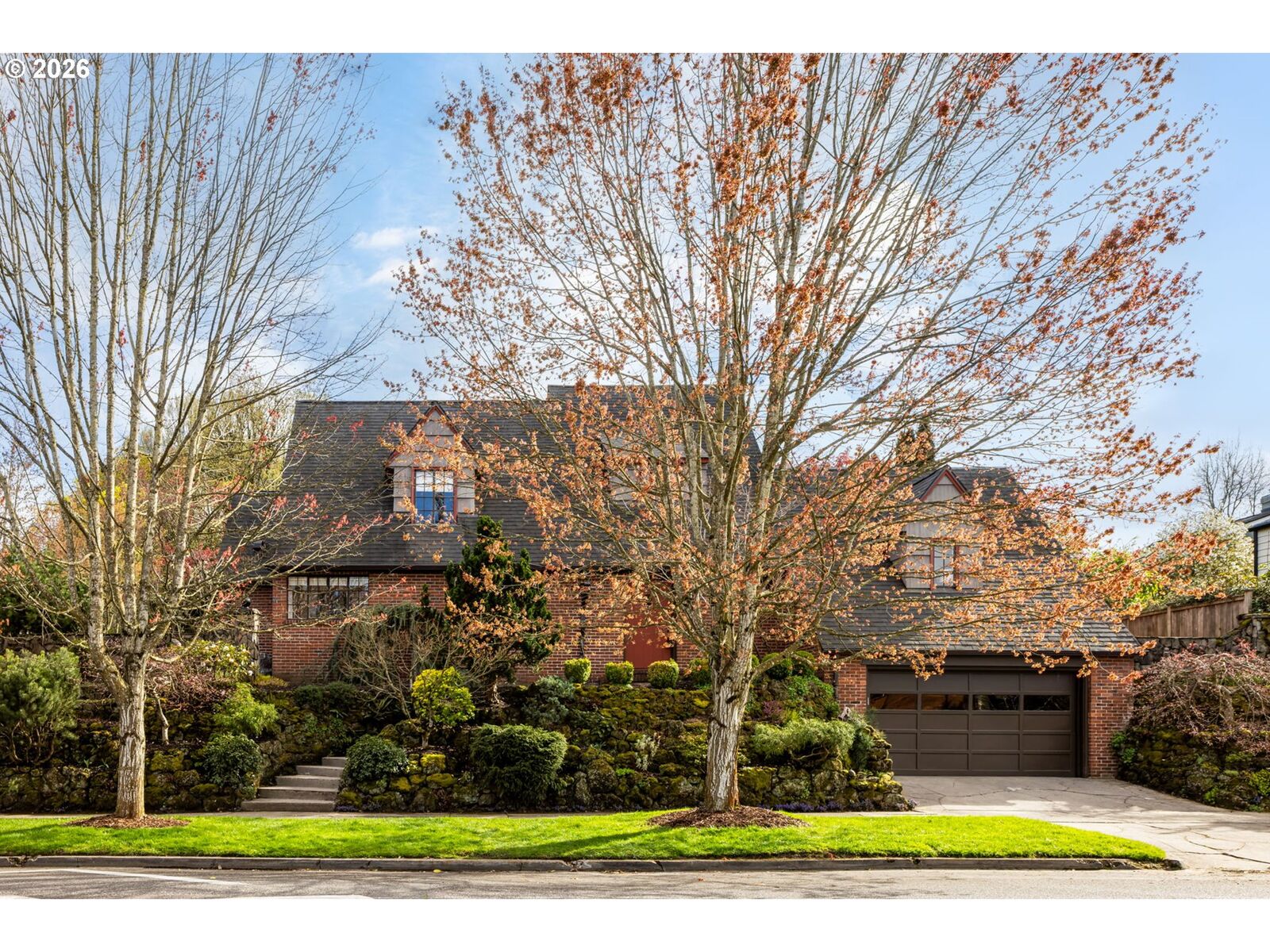 Property Photo:  1128 NE Knott St  OR 97212 