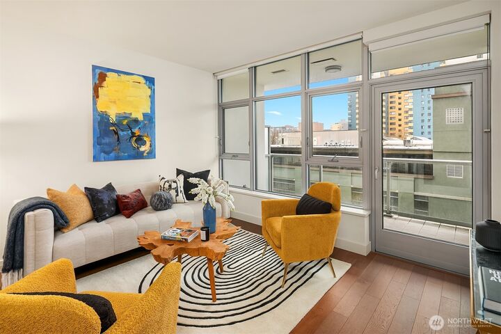 Property Photo:  583  Battery Street 507N  WA 98121 