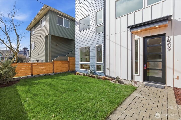 Property Photo:  6509  19th Avenue NW  WA 98117 