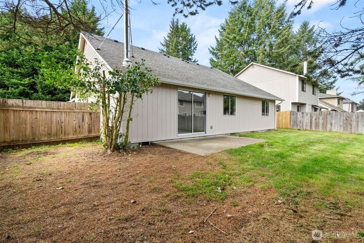 Property Photo:  6029  54th Court SE  WA 98513 