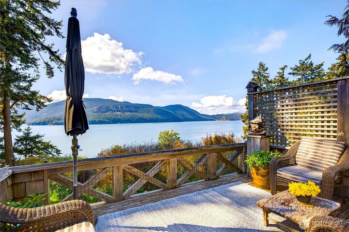 Property Photo:  5132  West Shore Road  WA 98221 