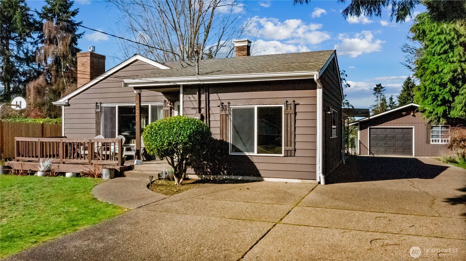 Property Photo: 4226 Sunset Drive W WA 98466