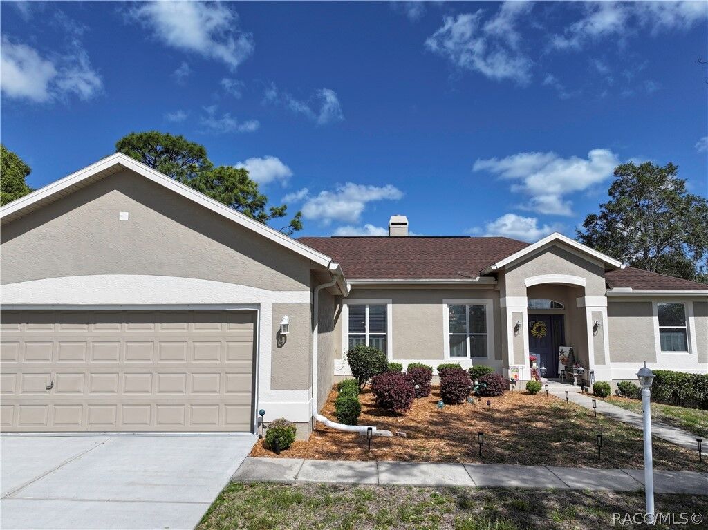 Property Photo: 209 W Rexford Drive FL 34465