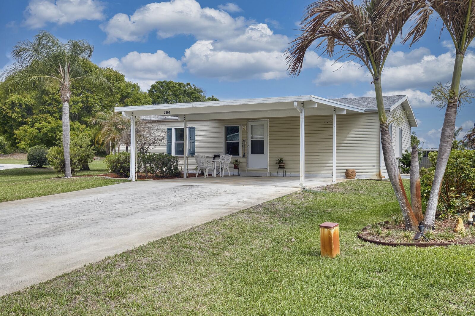 Property Photo: 2808 Slice Court FL 34952