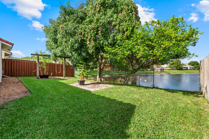 Property Photo:  6154 Country Fair Circle  FL 33437 